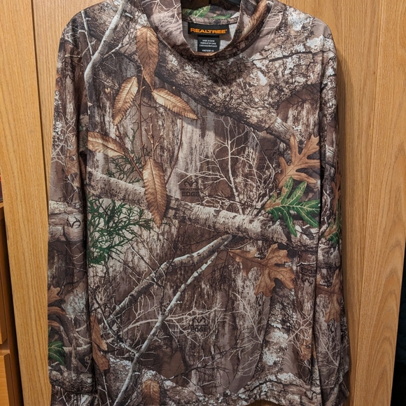 Wide Neck Turtleneck Shirt Realtree Edge - Picture 2 of 5